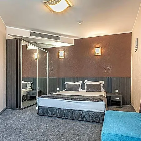 Noris Hotel